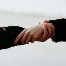 Y, ¿El amor, B?